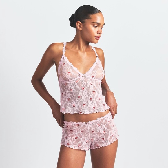 SKIMS Other - Skims Stretch Lace Triangle Camisole & Shorts Set In Pink/Red Bow Print